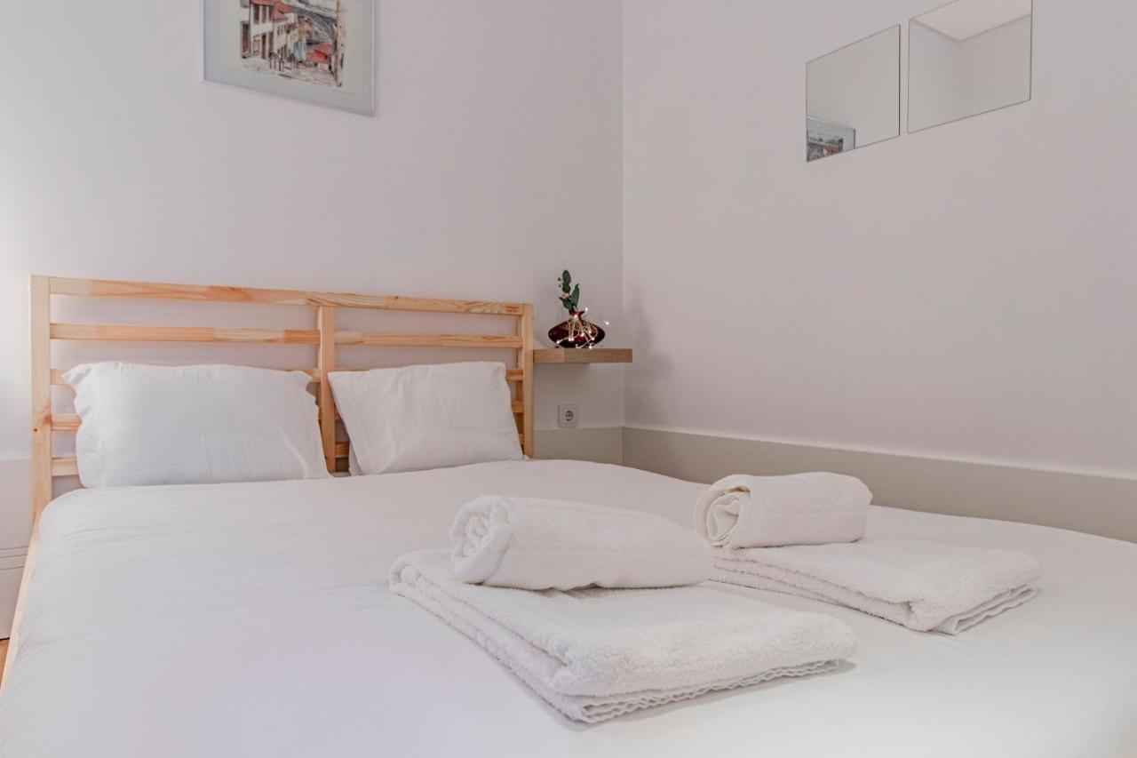 Sweet Studio Apartment W/ Big Balcony By Lovelystay بورتو المظهر الخارجي الصورة